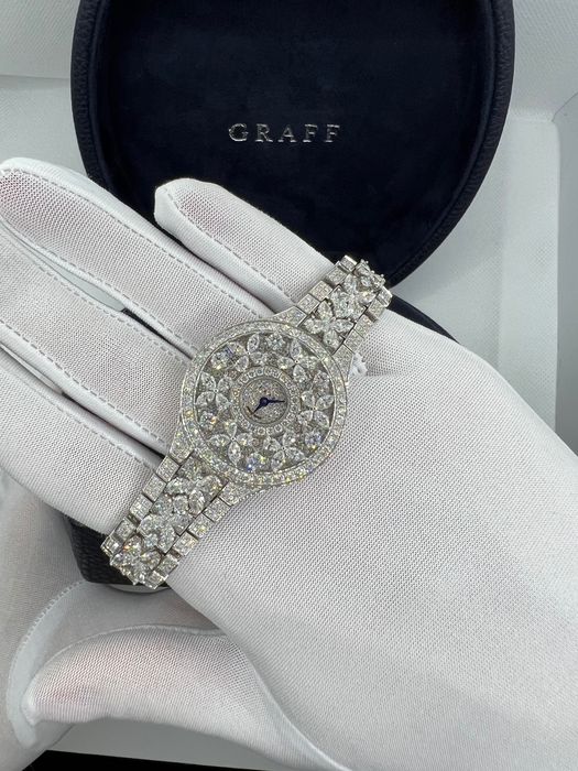 Graff butterfly. Gold/natural diamonds. Swiss made!