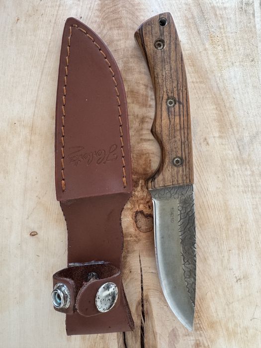 Cuțit vanatoare de jupuit de la firma germană Herbertz