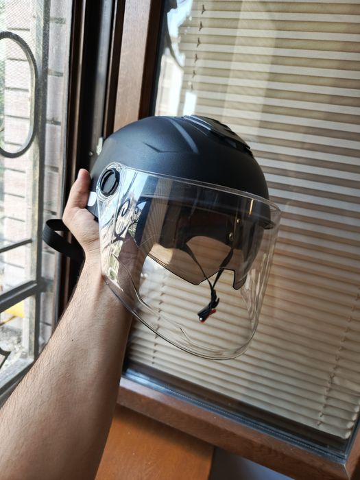 Motoshlem. Skuter kaska.