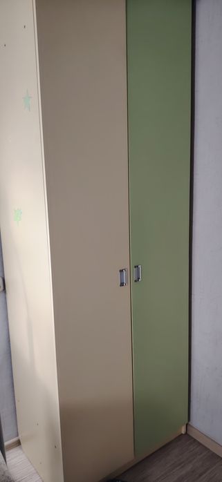 Шкафы в детскую комнату