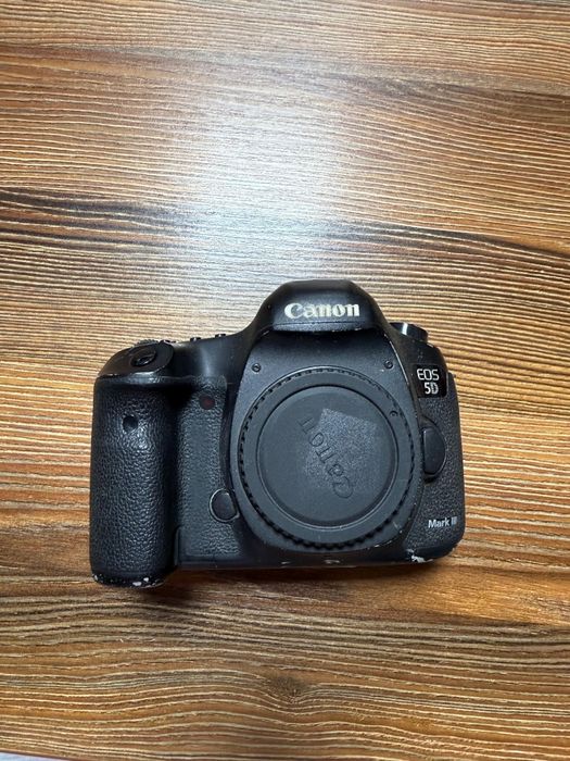 Canon EOS 5D Mark III — без объектива