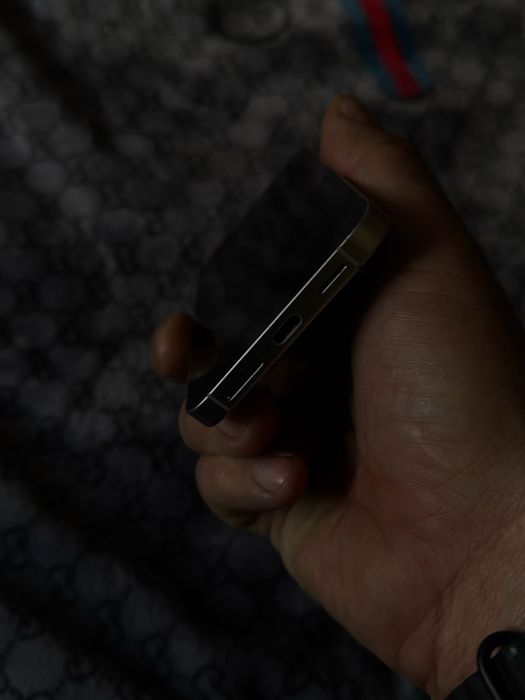 Samsung s24 8/512 gb,eSIM активированный