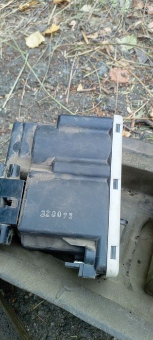 Запчасти на Мерседес 190