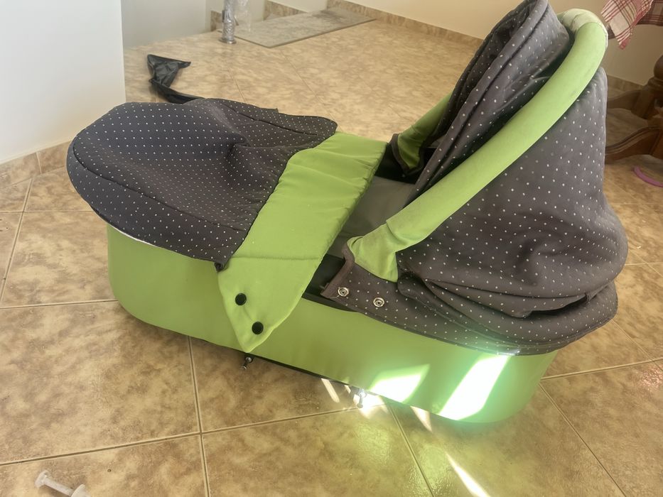 Продавам 3 в1 количка на достъпна цена