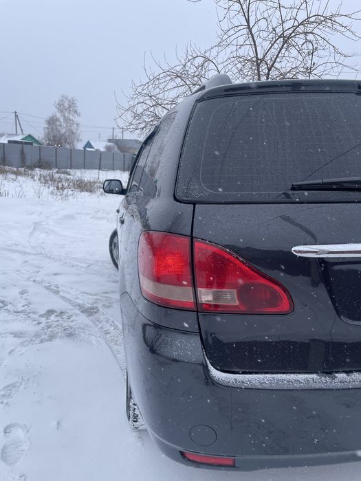 Toyota. Avensis  verso.