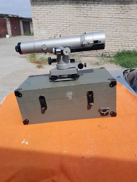 Продам нивелир с рейкой