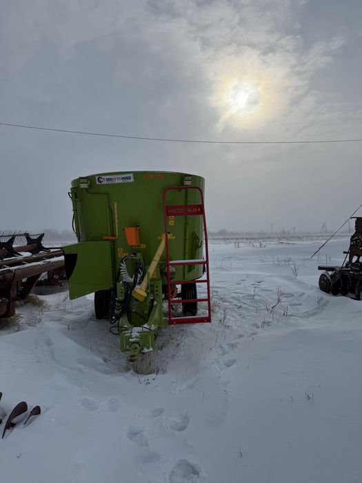 Продам Смеситель-раздатчик кормов СРК-11В (Хозяин)