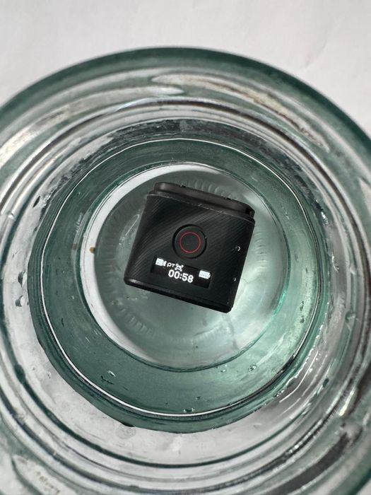 GoPro Hero5 Session  
— Снимает 4K