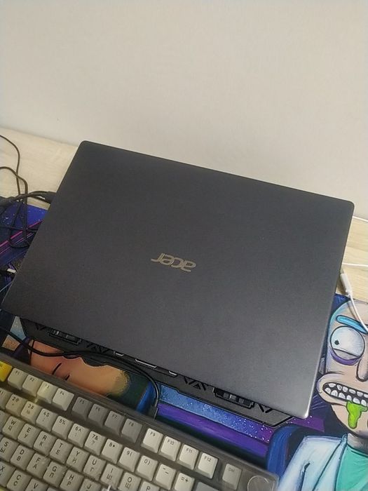 Ноутбук aser в хорошем состоянии