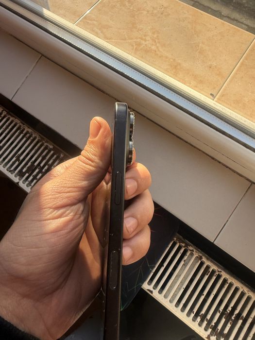 Vand iphone 16  mai multe detalii in privat