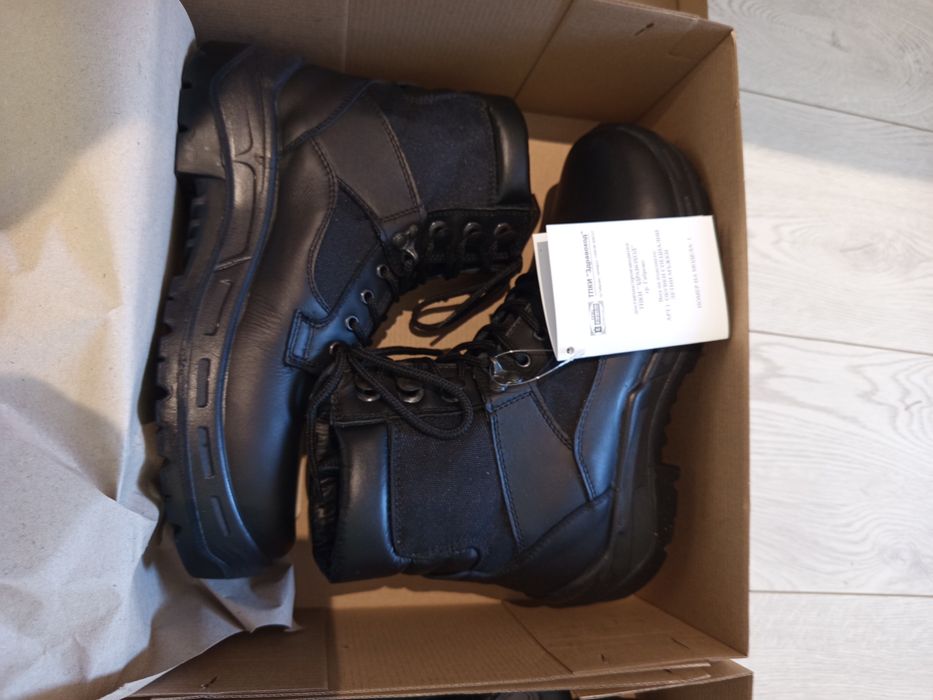 Полицейски зимни и летни кубинки