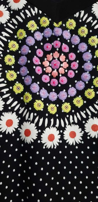 Продавам блузки на марката Desigual