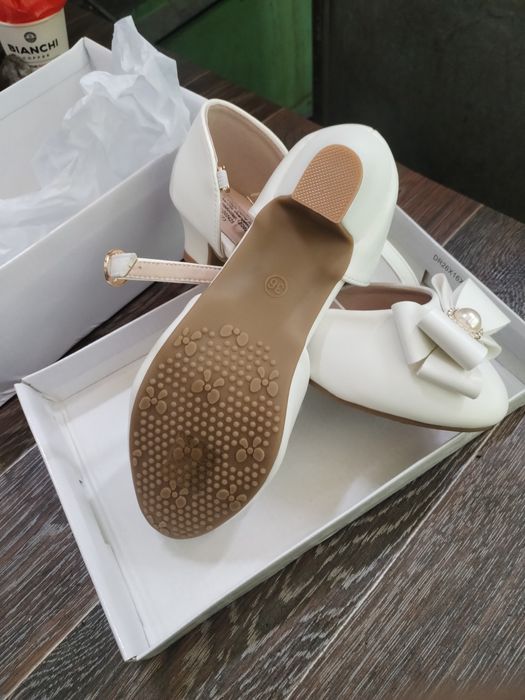 Детски обувки на ток 36 номер