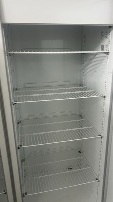 Шкаф холодильный большой