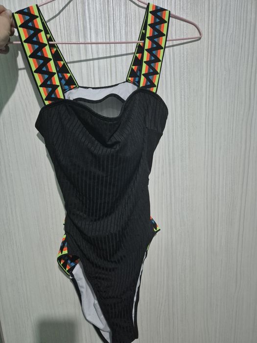 Продам  купальник