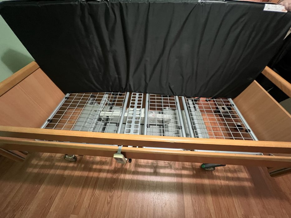 Pat medical rabatare electrica,protectii laterale