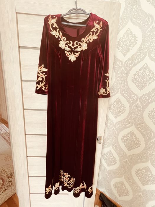 Продаю платье с набором 46-48р