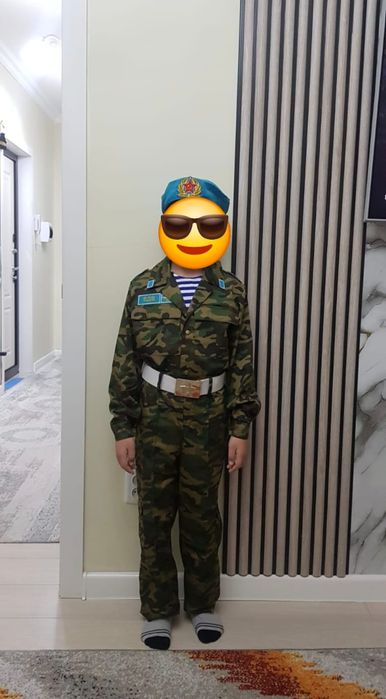 Продаются детские костюмы, рост 130-140см.