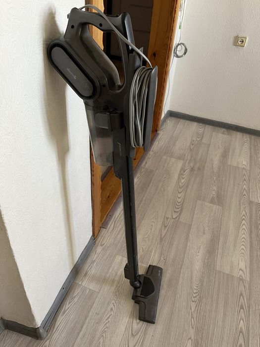 Продам пылесос Deerma DX700S серый