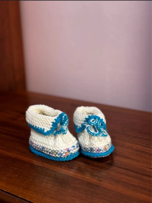 Детские вязанные пинетки