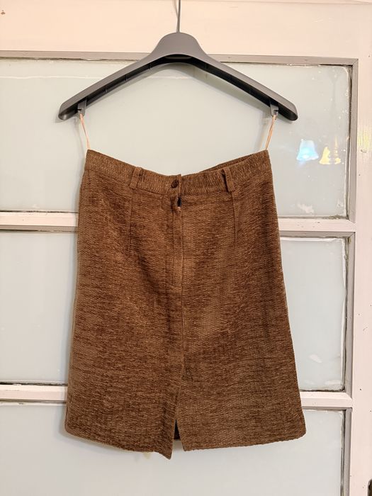 Fusta maro cu crapatura