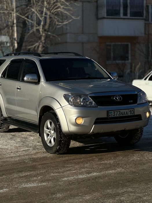 Продам Таёта Фортунер.