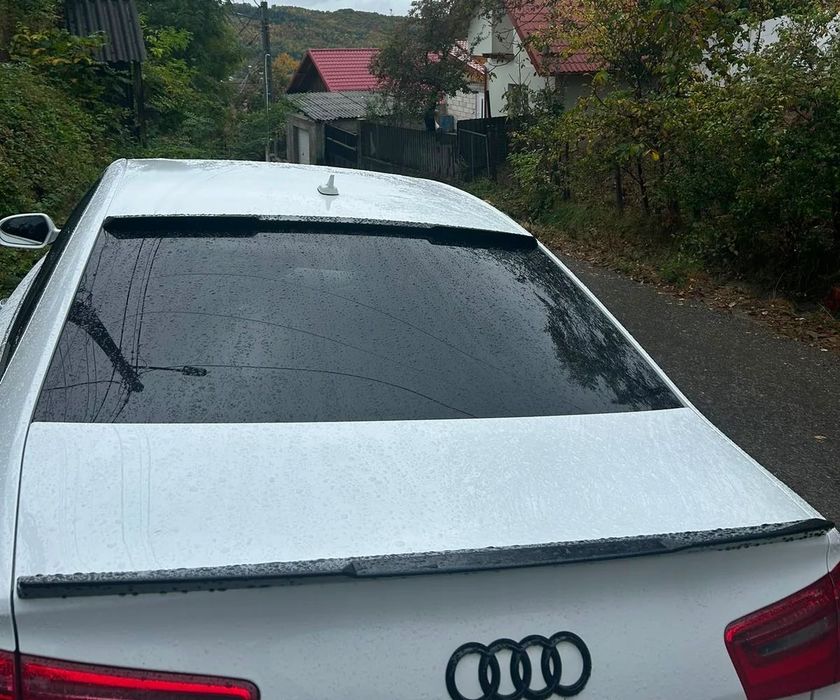 Eleron luneta M4 Design compatibil cu Audi A6 C7 Sedan (2010-2018) negru lucios