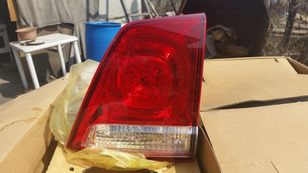 Оригинальные как новые продам комплект