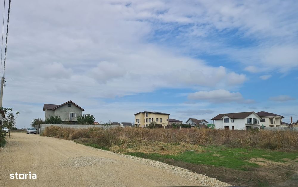 Vand teren in Lazu lot de casa