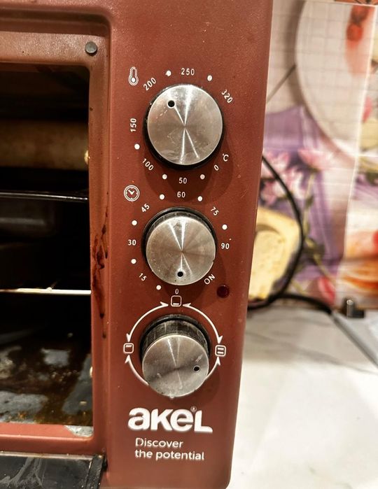 Срочно продам духовую печь.