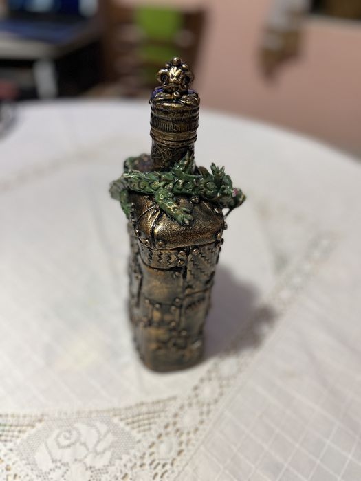 Бутилка за алкохол с дракон