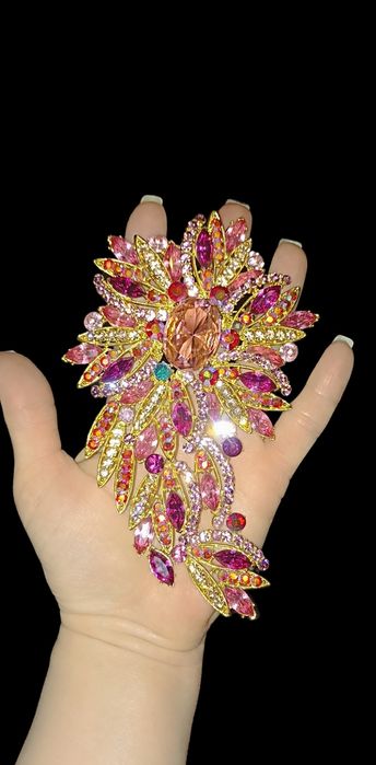 Продам шикарную брошь