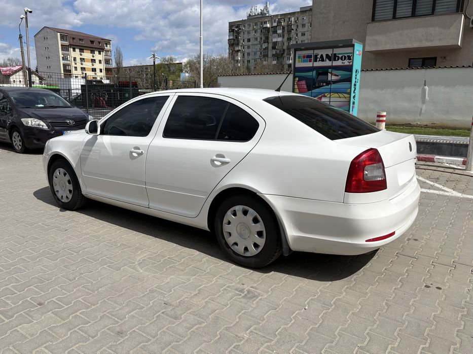 SKODA Octavia 2011 — imagine 2