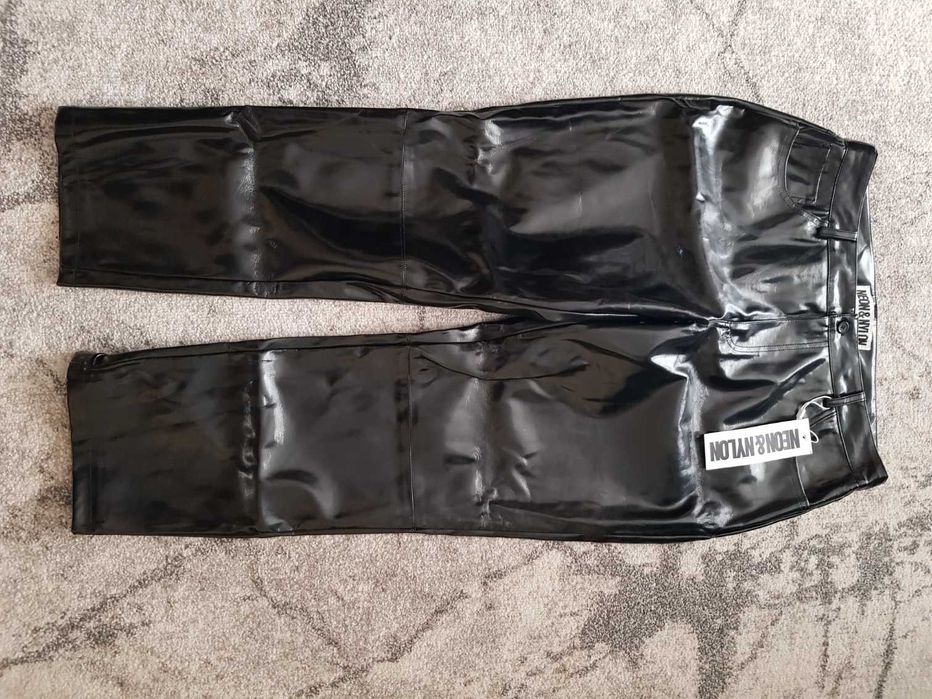 Pantaloni din vinil Neon & Nylon