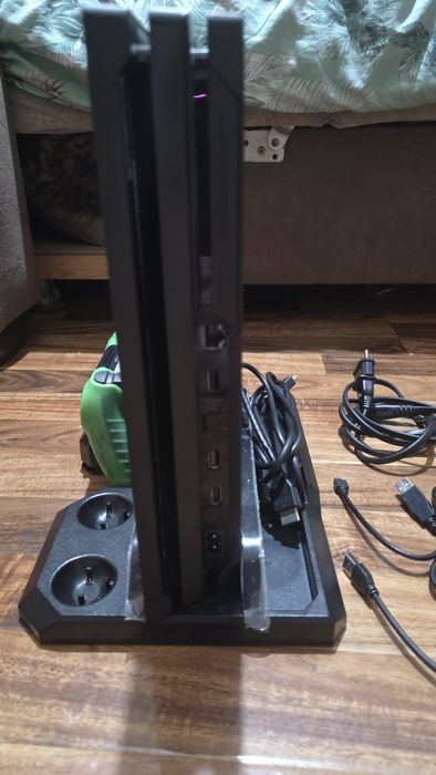 Продам Playstation 4 PRO! 2 джойст + 1тб внешний жд! ПО 9.0 GoldenHen!