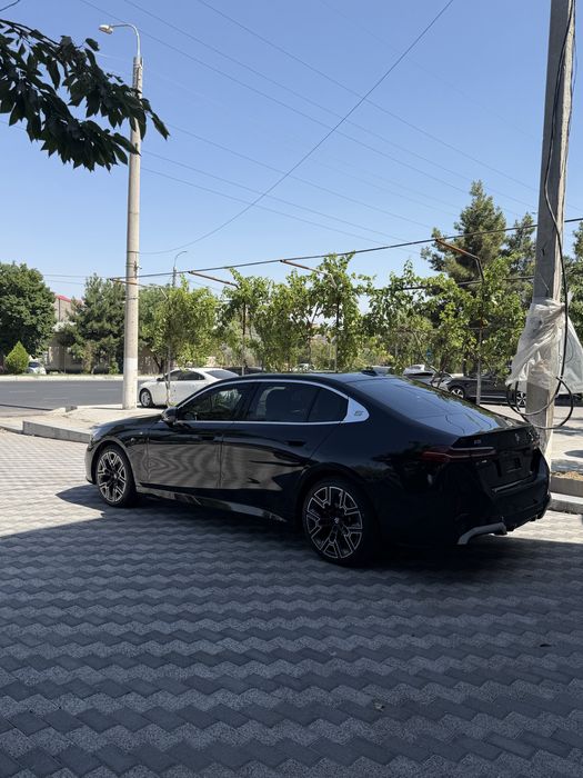 BMW i5 eDrive 40L 2025 Full TV