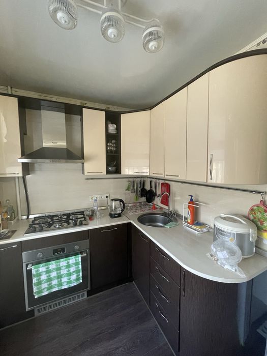 Продам 3-комнатную, 14 мкр!