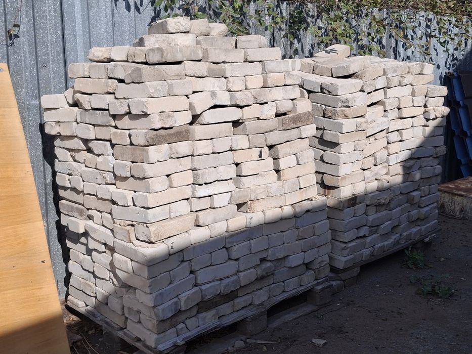 Продам кирпичи б/у, белый селикатный