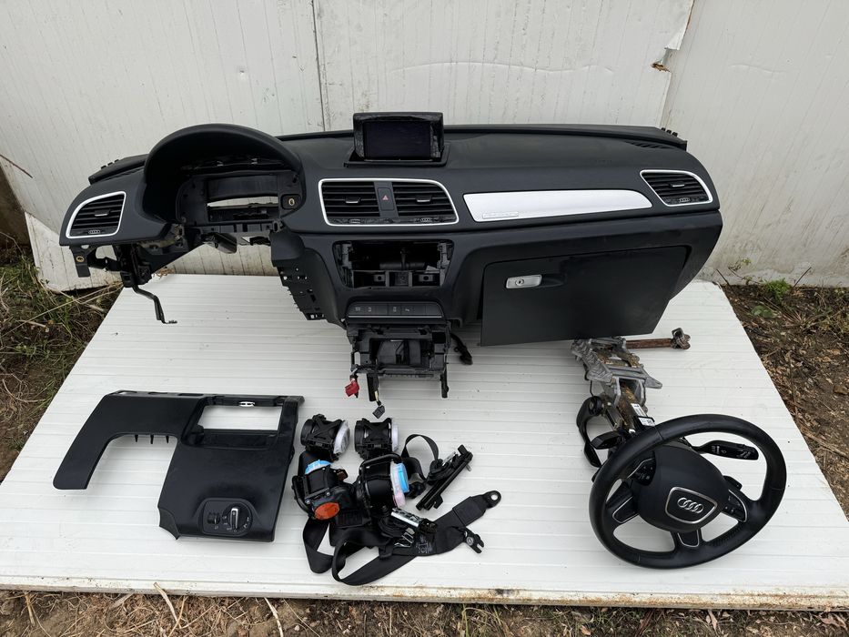 Plansa Bord Audi Q3 facelift 2016 impecabil! ORICE PIESA DISPONIBILA