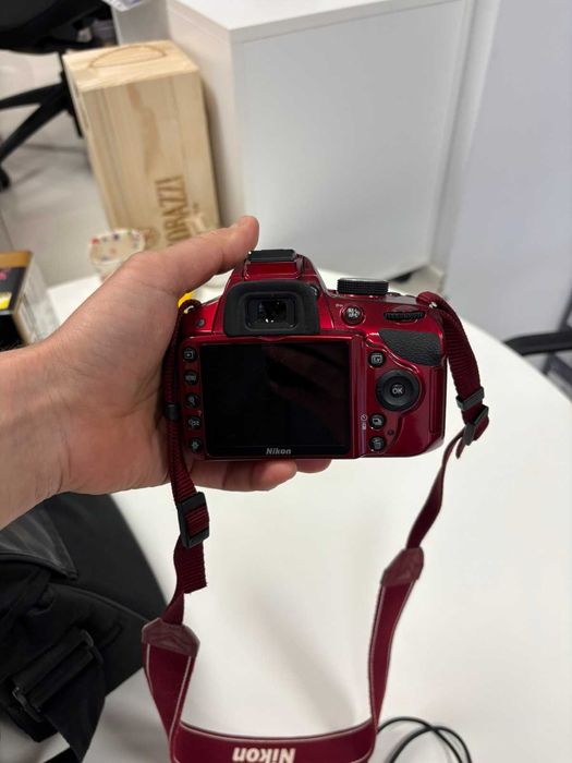 Nikon D3200 + 18-55 VR II Kit (като нов) + чанта + аксесоари
