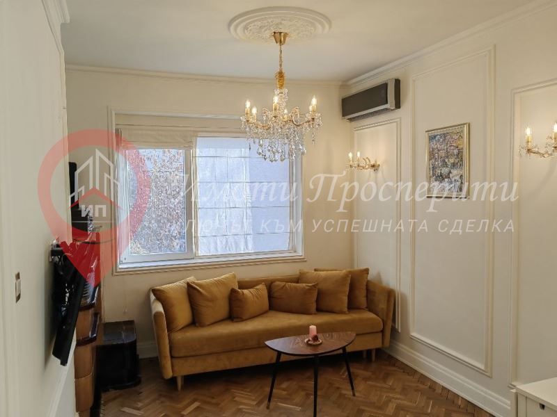 Дава се под наем Тристаен апартамент в София, Център - 75 кв.м за 1050 € - Снимка #7