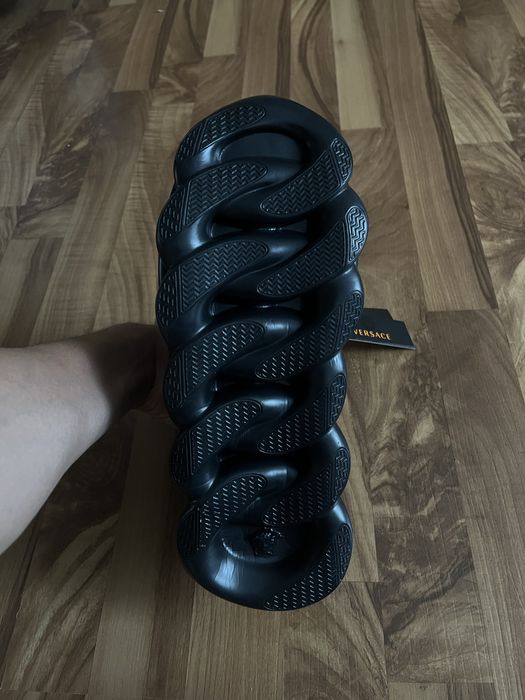 Versace chain reaction triple black