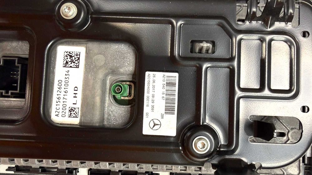 W213 E300 километраж с дисплей и навигация