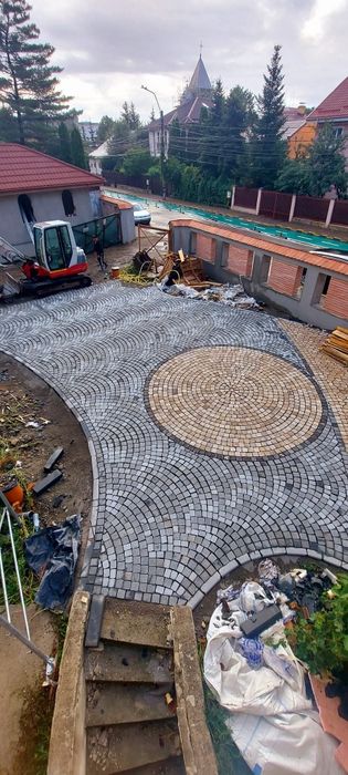 Montaj piatră cubică