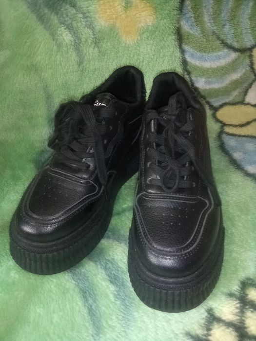 Adidași negri Nr 37 noi