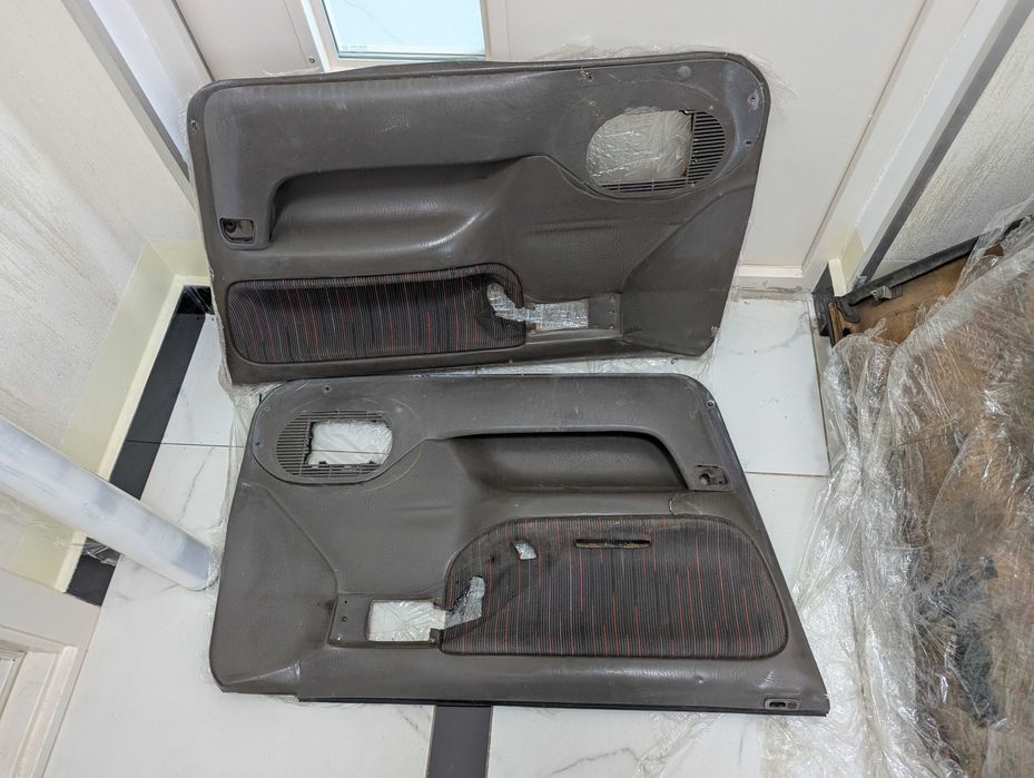 Дверные карты мазда 323 BG 1991