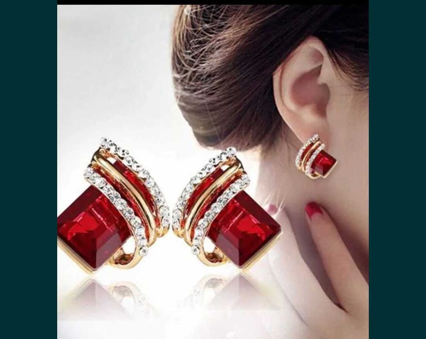 Модни Обеци с Цирконий