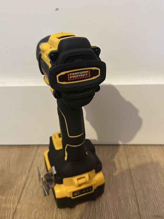Filetantă Dewalt 18v brushless DCD805 cu baterie de 5 ah