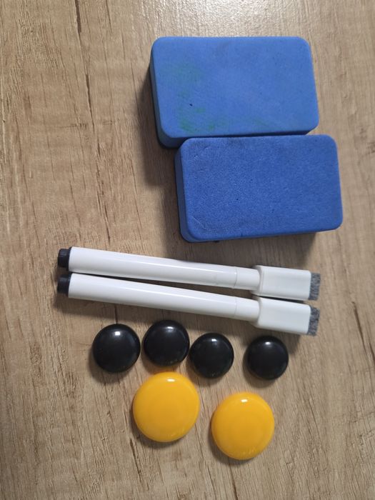 Бели дъски и коркова дъска