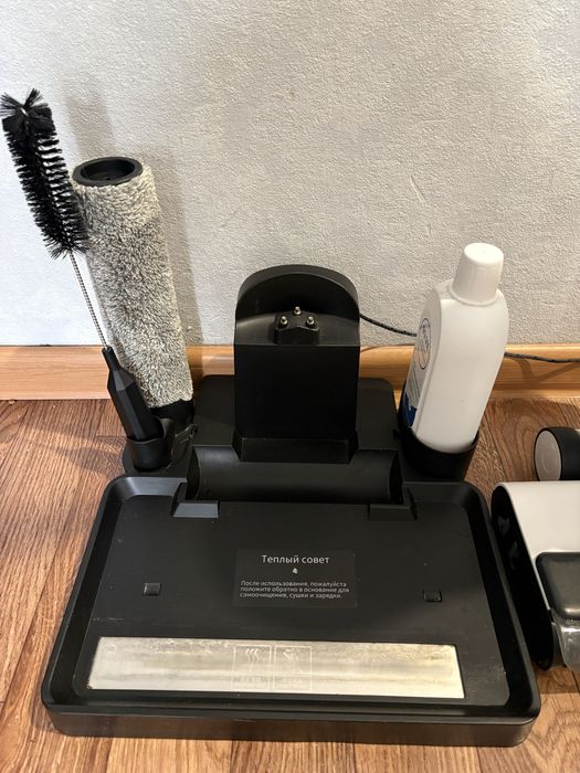 Вертикальный моющий пылесос MU